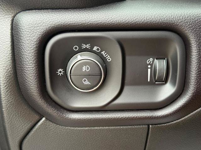 Used 2024 RAM 2500 Big Horn AWD/4WD image 22