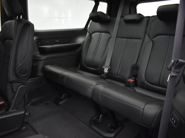 New 2023 Jeep Wagoneer L Series III w/ Premium Group I AWD/4WD image 15