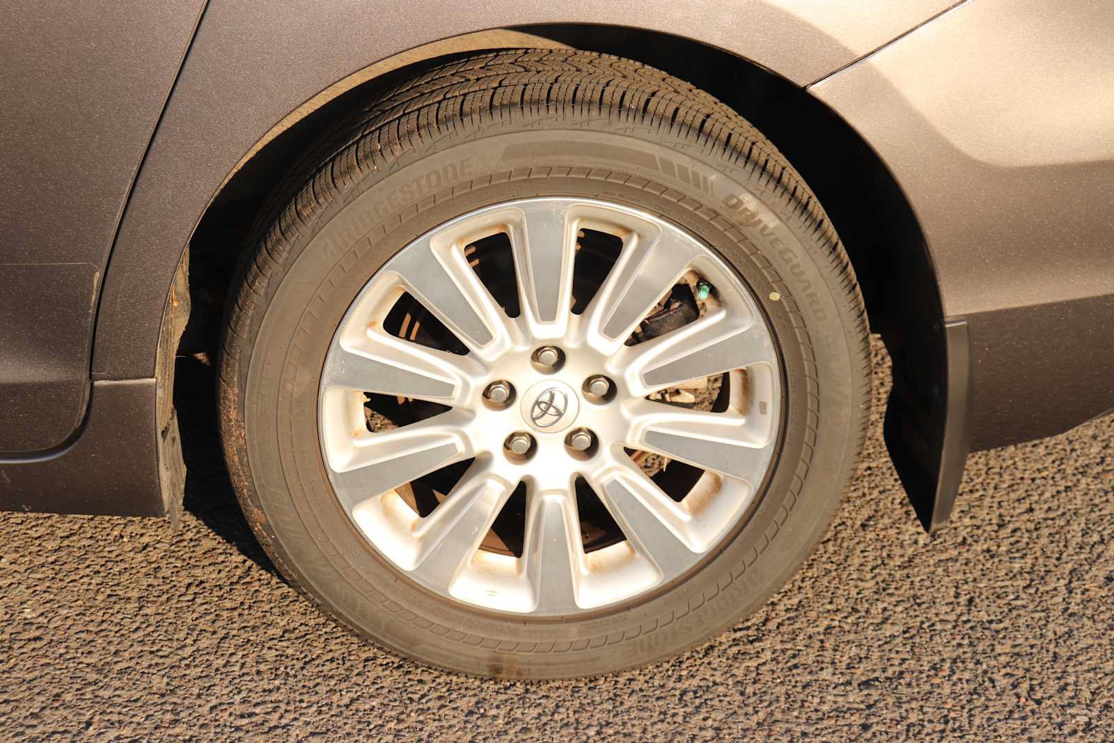 Used 2013 Toyota Sienna XLE AWD/4WD image 9