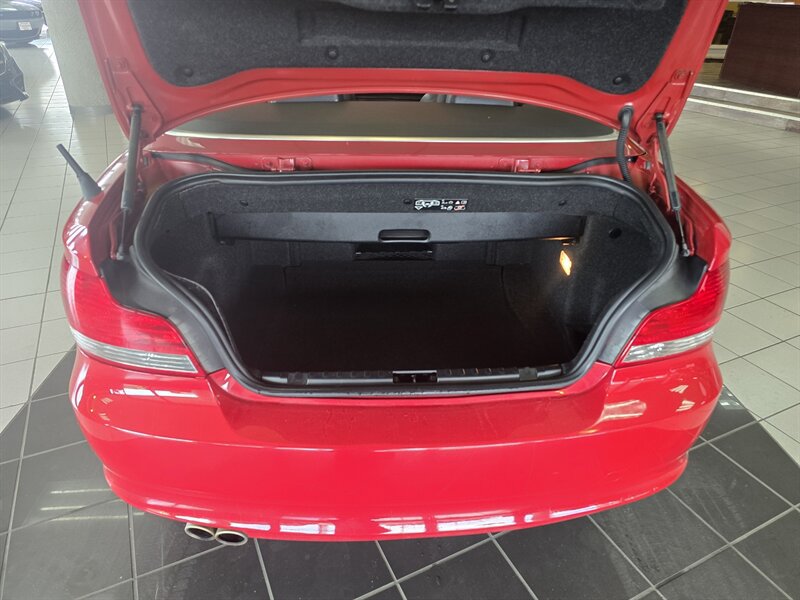 Used 2009 BMW 128i Convertible RWD image 25
