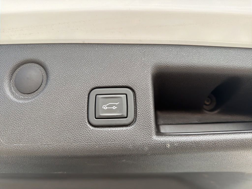 Certified 2024 Chevrolet Equinox LT w/ LPO, Floor Liner Package image 13