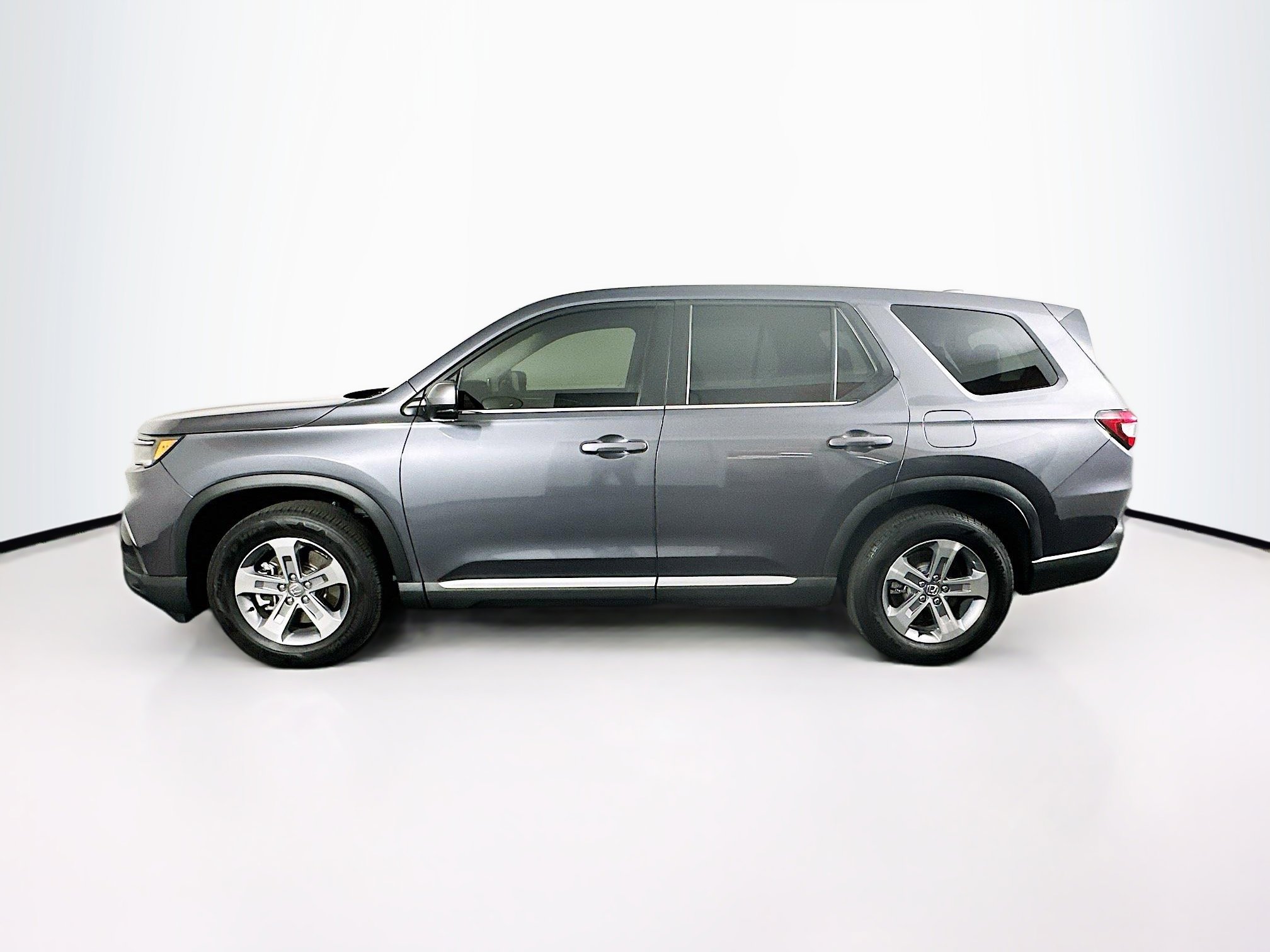 Used 2025 Honda Pilot EX-L image 4