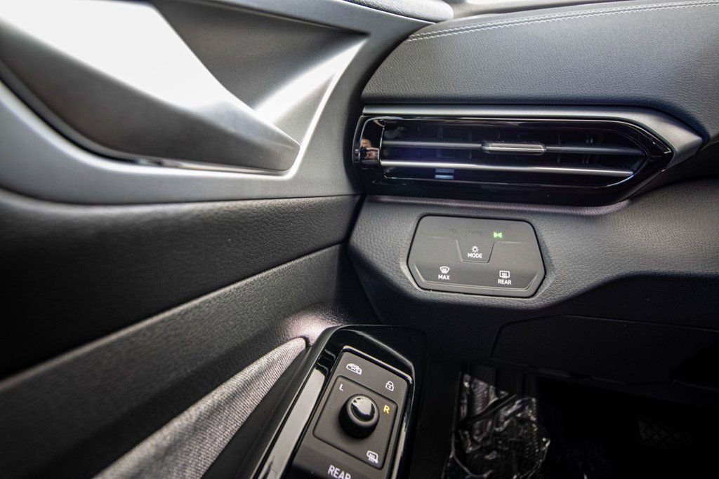New 2025 Volkswagen ID.4 Pro RWD image 30