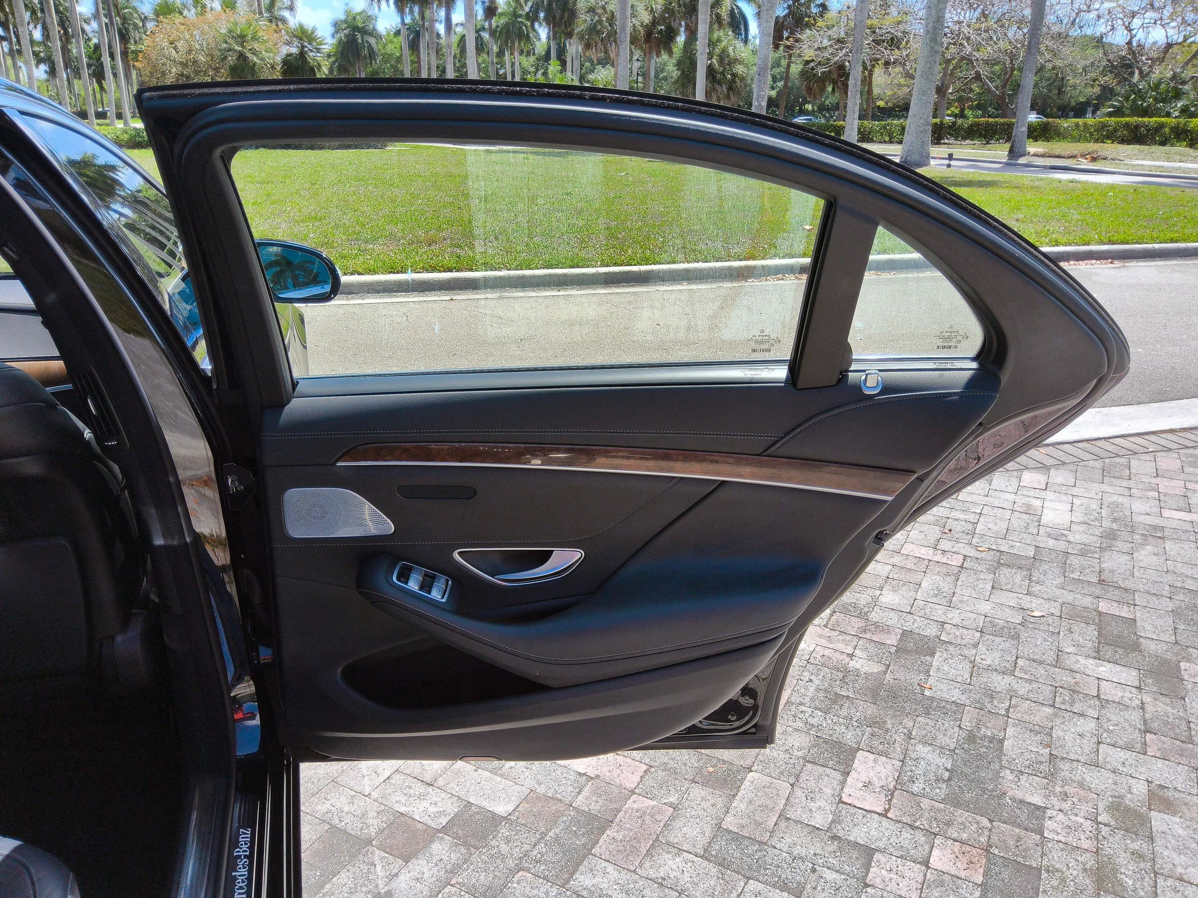Used 2015 Mercedes-Benz S 550 Sedan image 36