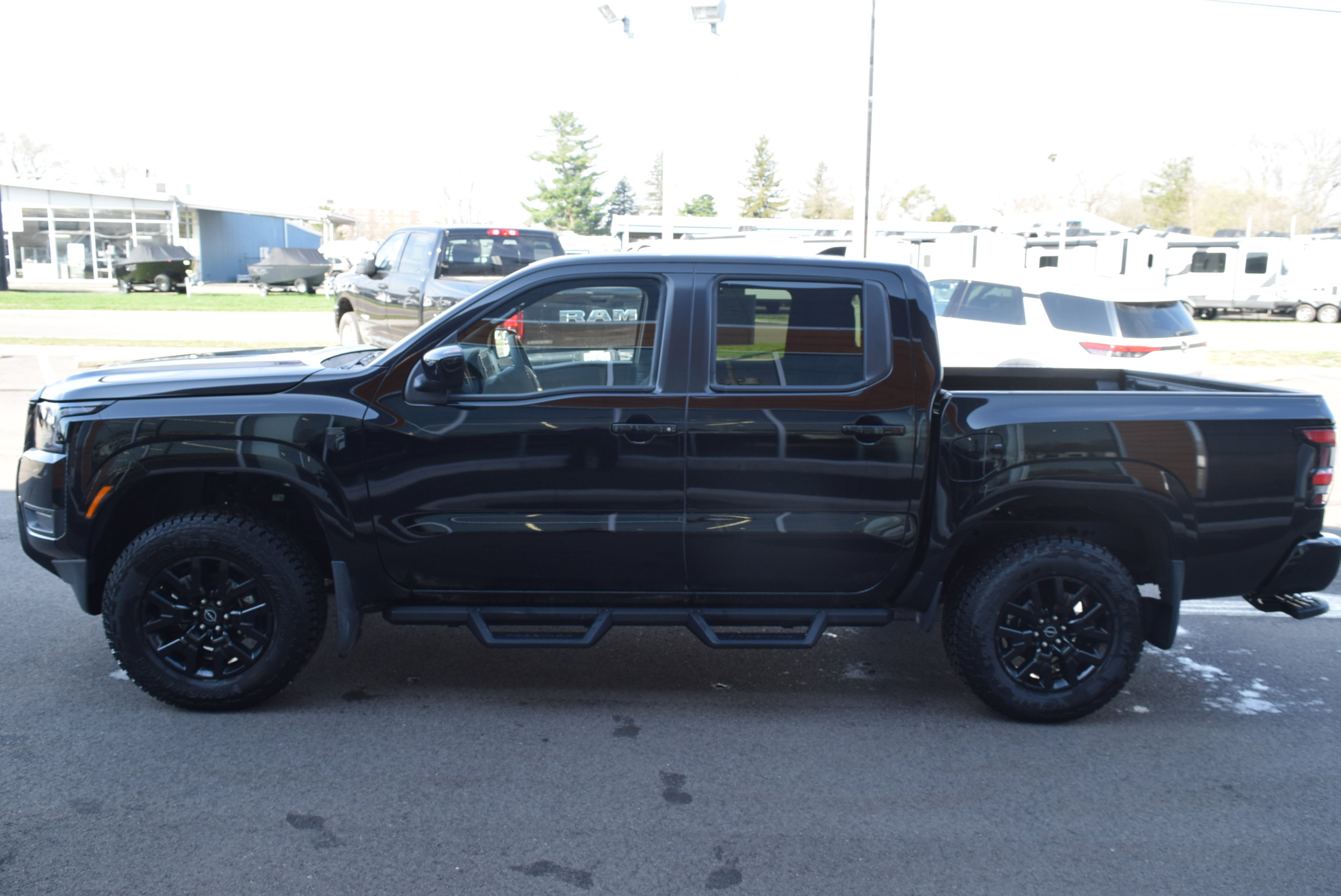 Used 2026 Nissan Frontier SV w/ All-Weather Content Package AWD/4WD image 4