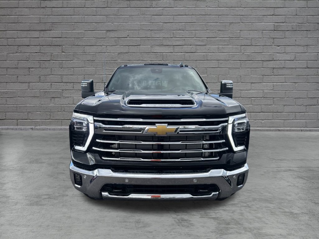 New 2026 Chevrolet Silverado 3500 LTZ w/ LTZ Convenience Package AWD/4WD image 2