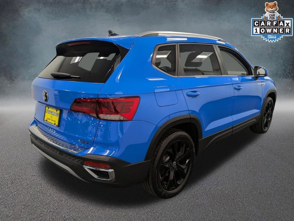 Used 2023 Volkswagen Taos SE w/ Panoramic Sunroof Package image 5