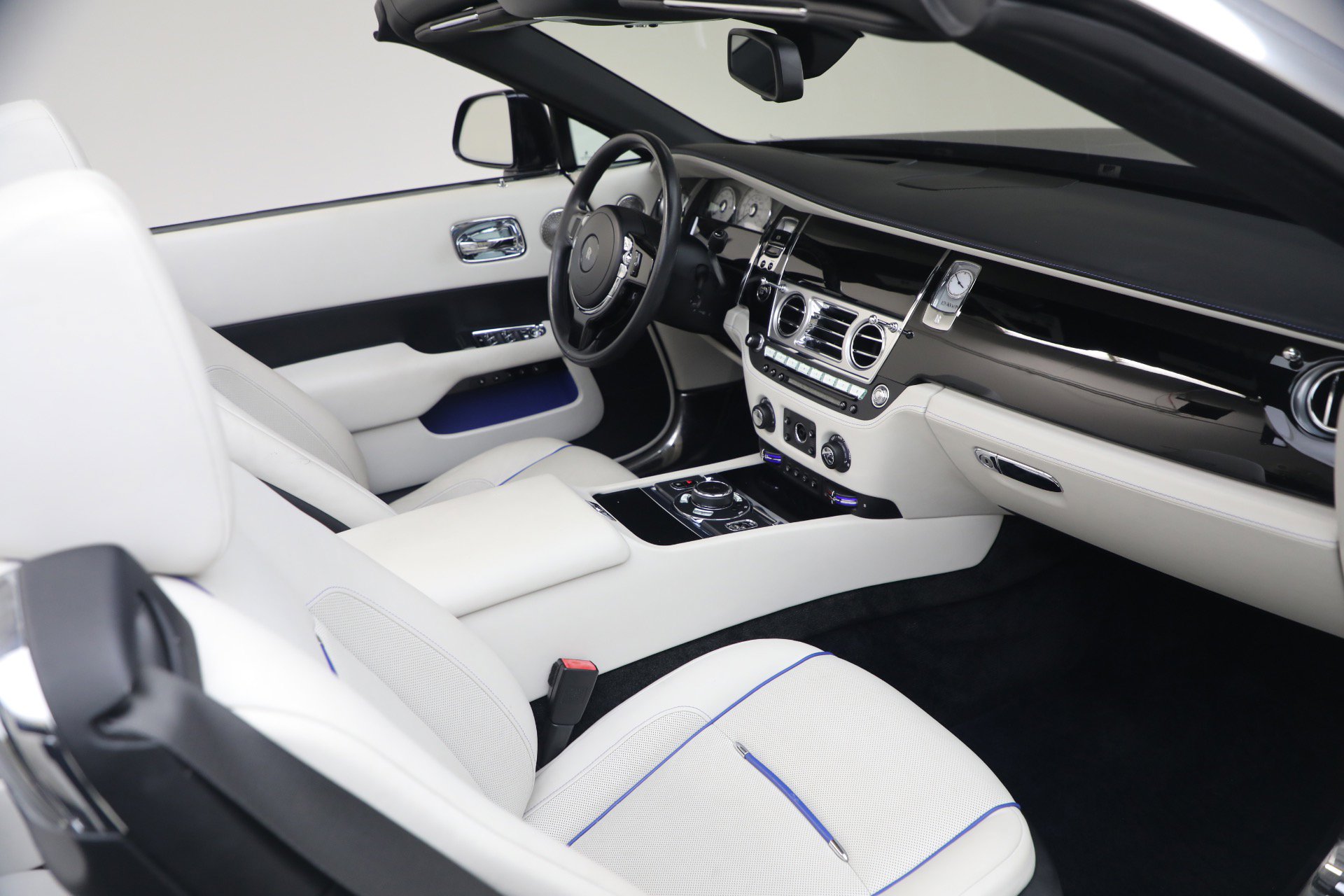 Certified 2017 Rolls-Royce Dawn image 32