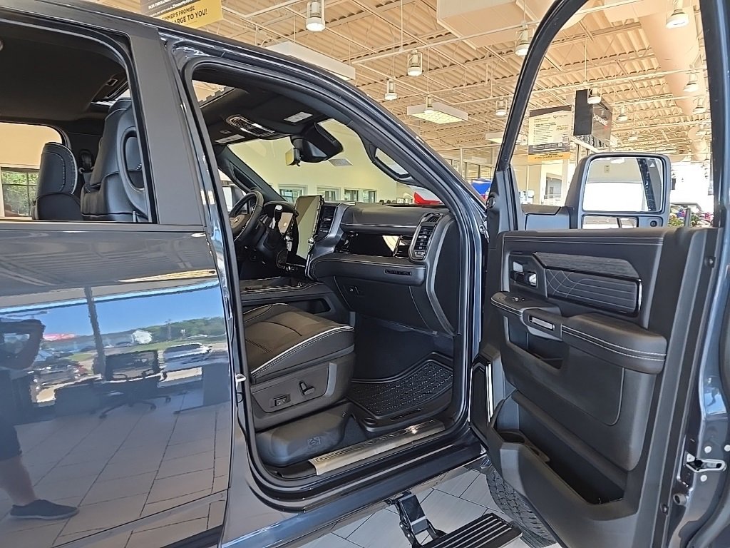 New 2026 RAM 2500 Limited image 17