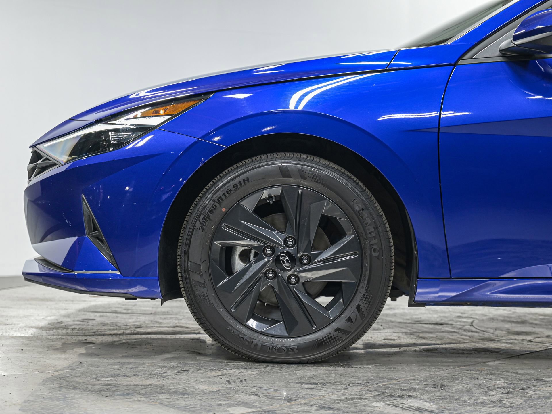 Used 2023 Hyundai Elantra SEL image 3