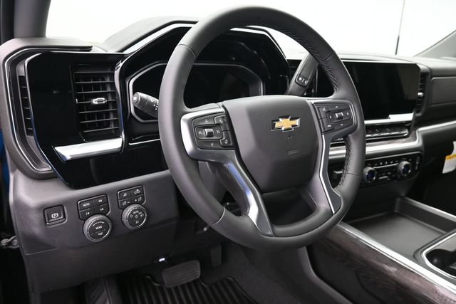 New 2026 Chevrolet Silverado 2500 LTZ w/ LTZ Convenience Package AWD/4WD image 19