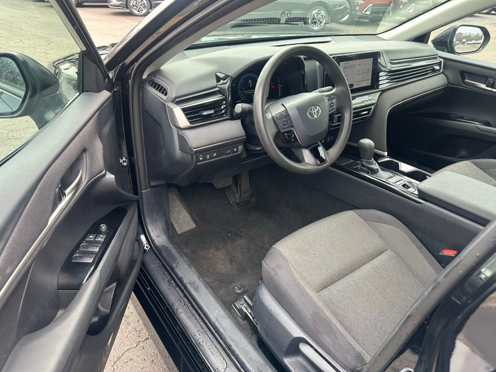 Used 2025 Toyota Camry LE FWD image 22