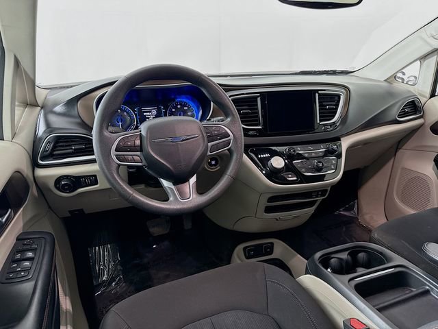 Used 2017 Chrysler Pacifica Touring Plus w/ Tire & Wheel Group image 20