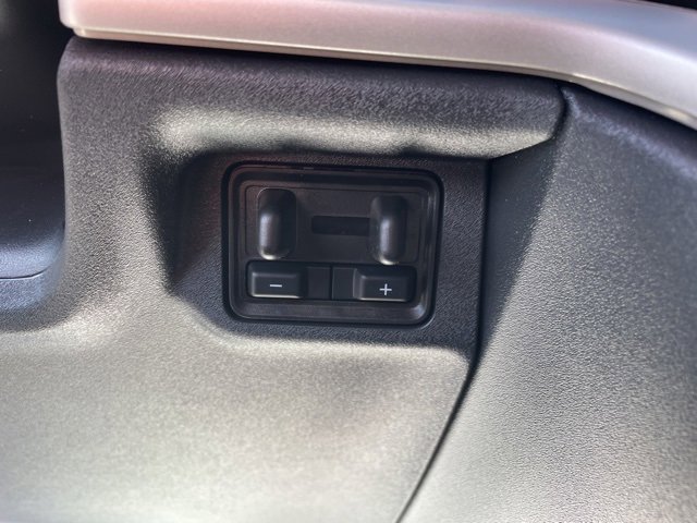 New 2025 Ford Expedition Active image 15