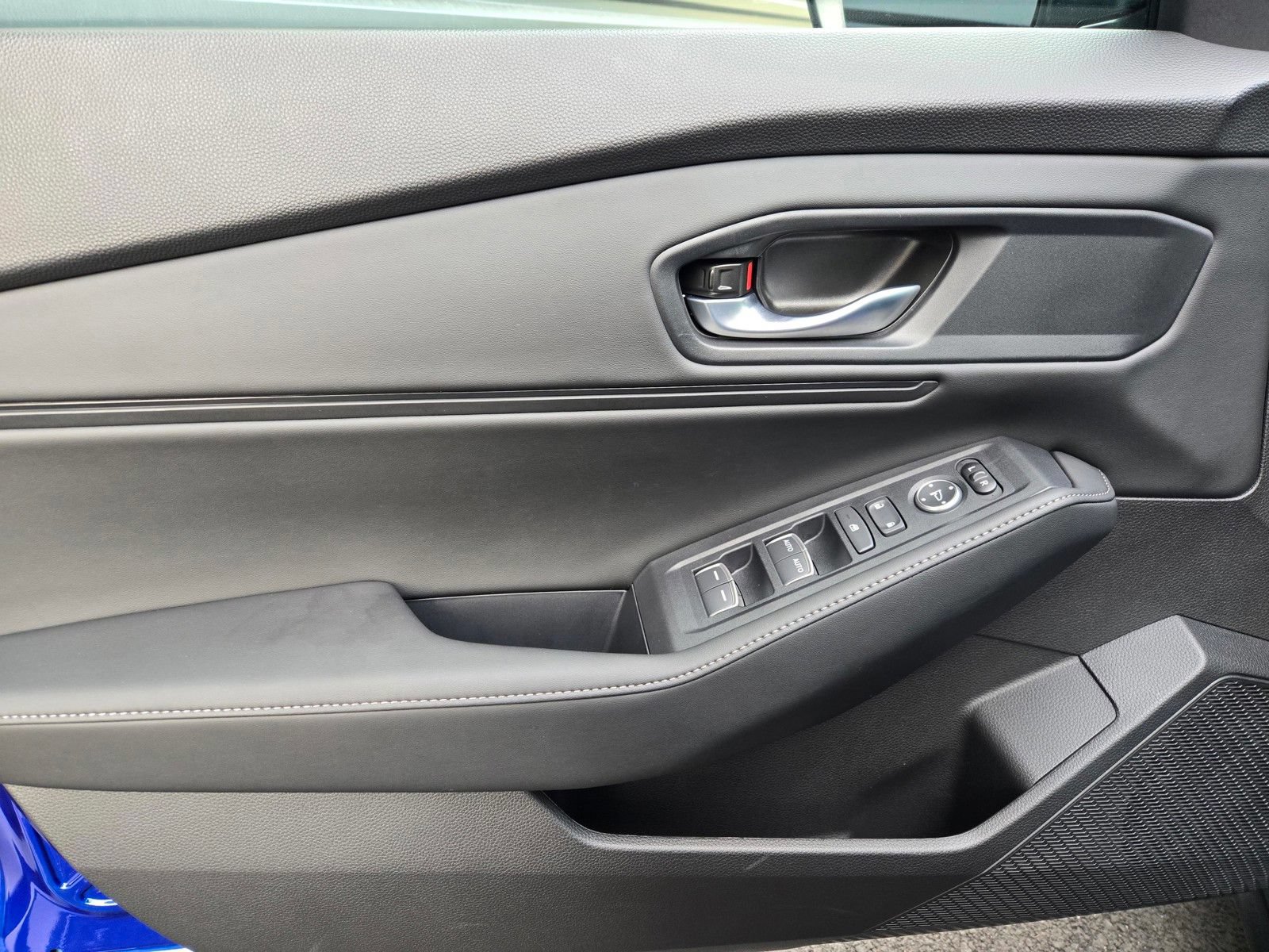 Used 2025 Honda Accord Sport image 17