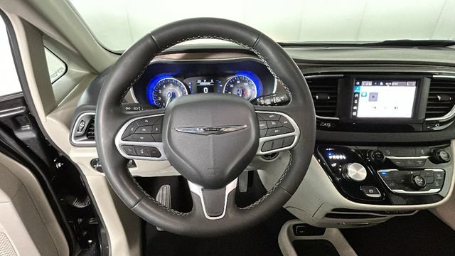 Used 2023 Chrysler Voyager LX FWD image 14