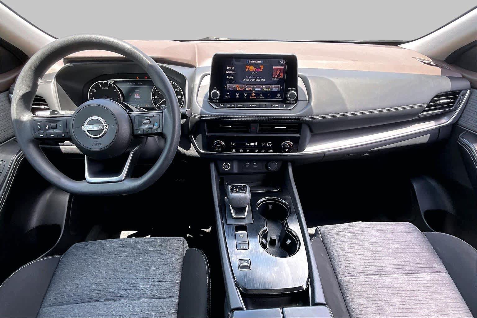 Used 2023 Nissan Rogue SV FWD image 14