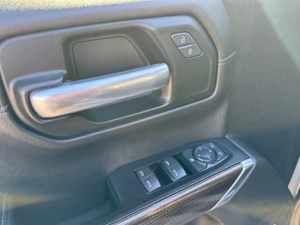 Used 2019 Chevrolet Silverado 1500 LT Trail Boss AWD/4WD image 17