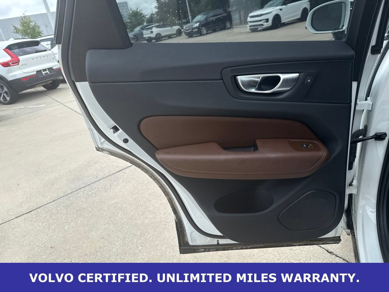 Certified 2023 Volvo XC60 B5 Ultimate w/ Climate Package AWD/4WD image 18