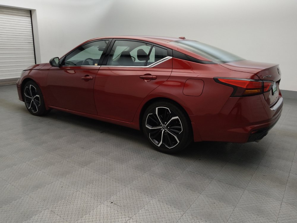 Used 2023 Nissan Altima 2.5 SR w/ SR Premium Package FWD image 3