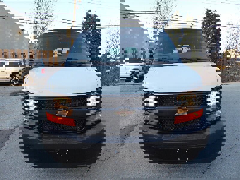 Used 2017 Chevrolet Express 2500 LS image 2