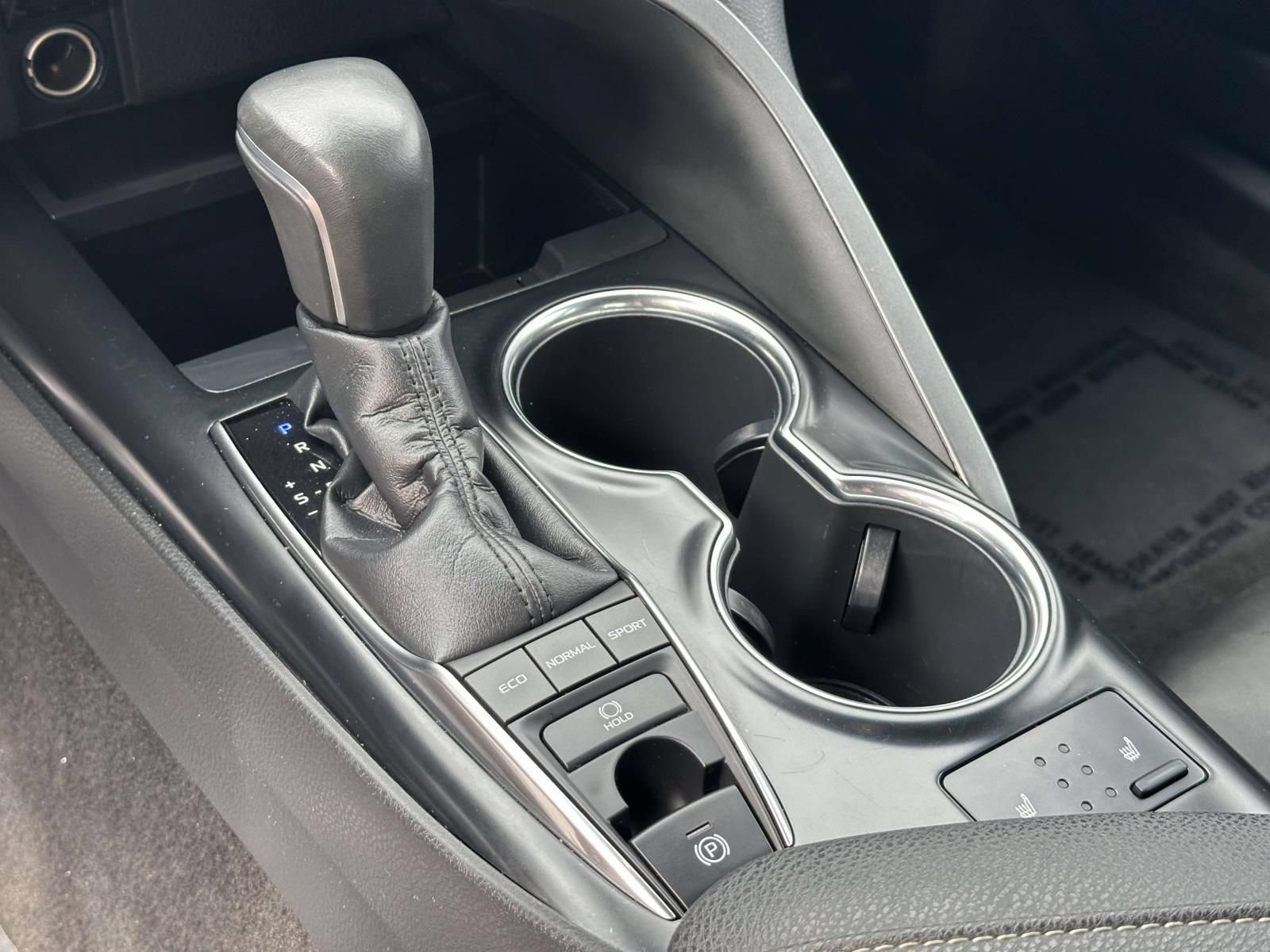 Used 2018 Toyota Camry XSE FWD image 13