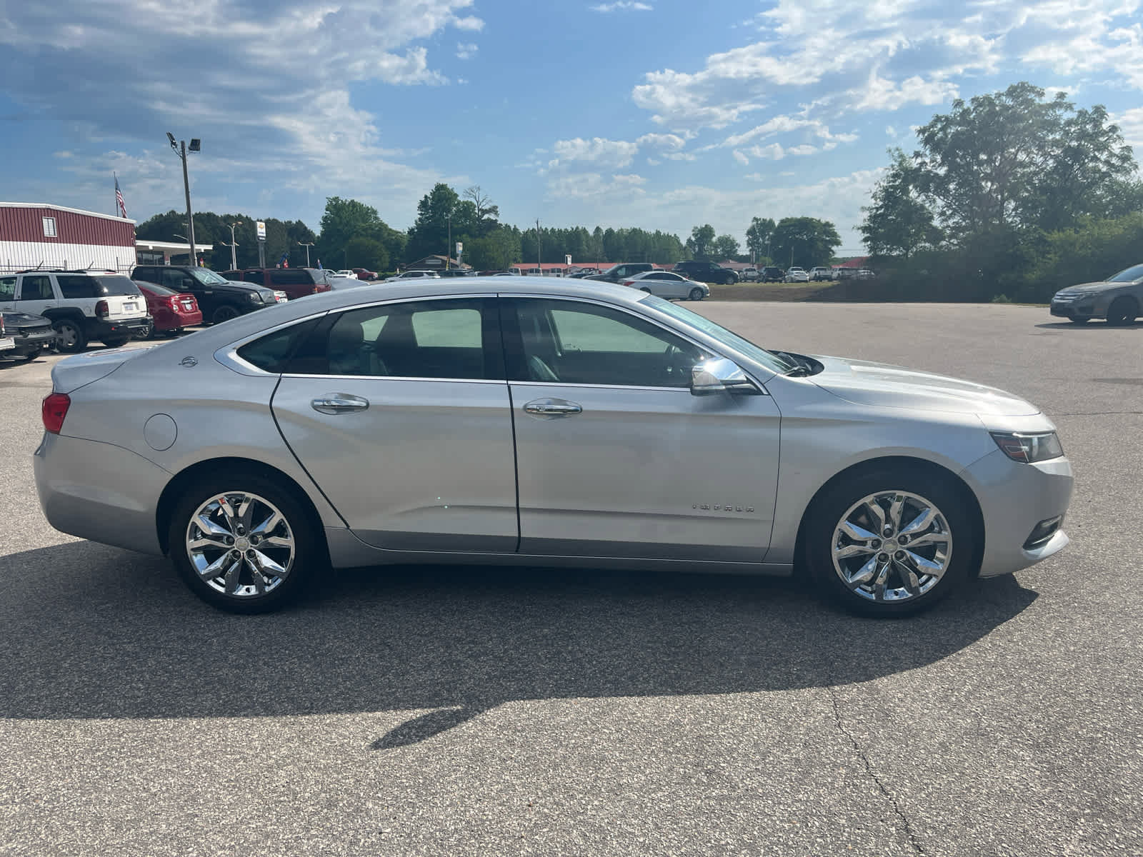 Used 2019 Chevrolet Impala LT FWD image 9
