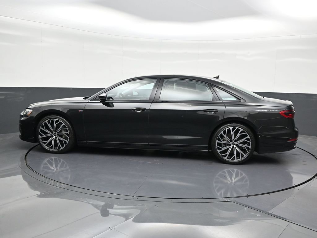 Used 2023 Audi A8 L 3.0T image 2
