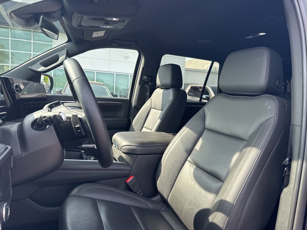 Used 2025 Chevrolet Tahoe LT AWD/4WD image 14