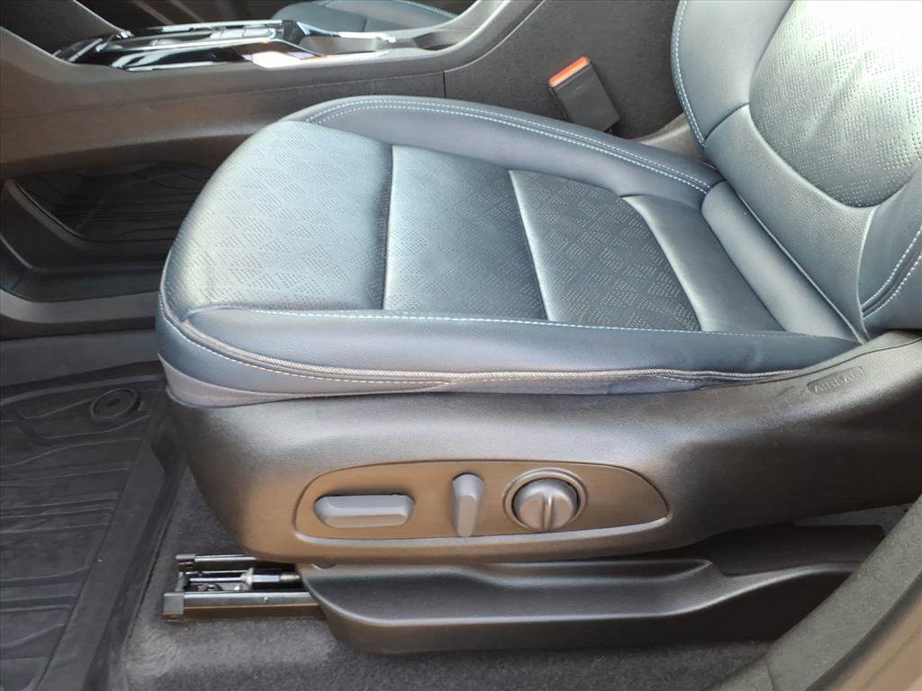 Used 2022 Chevrolet Bolt EUV Premier w/ Sun & Sound Package FWD image 15