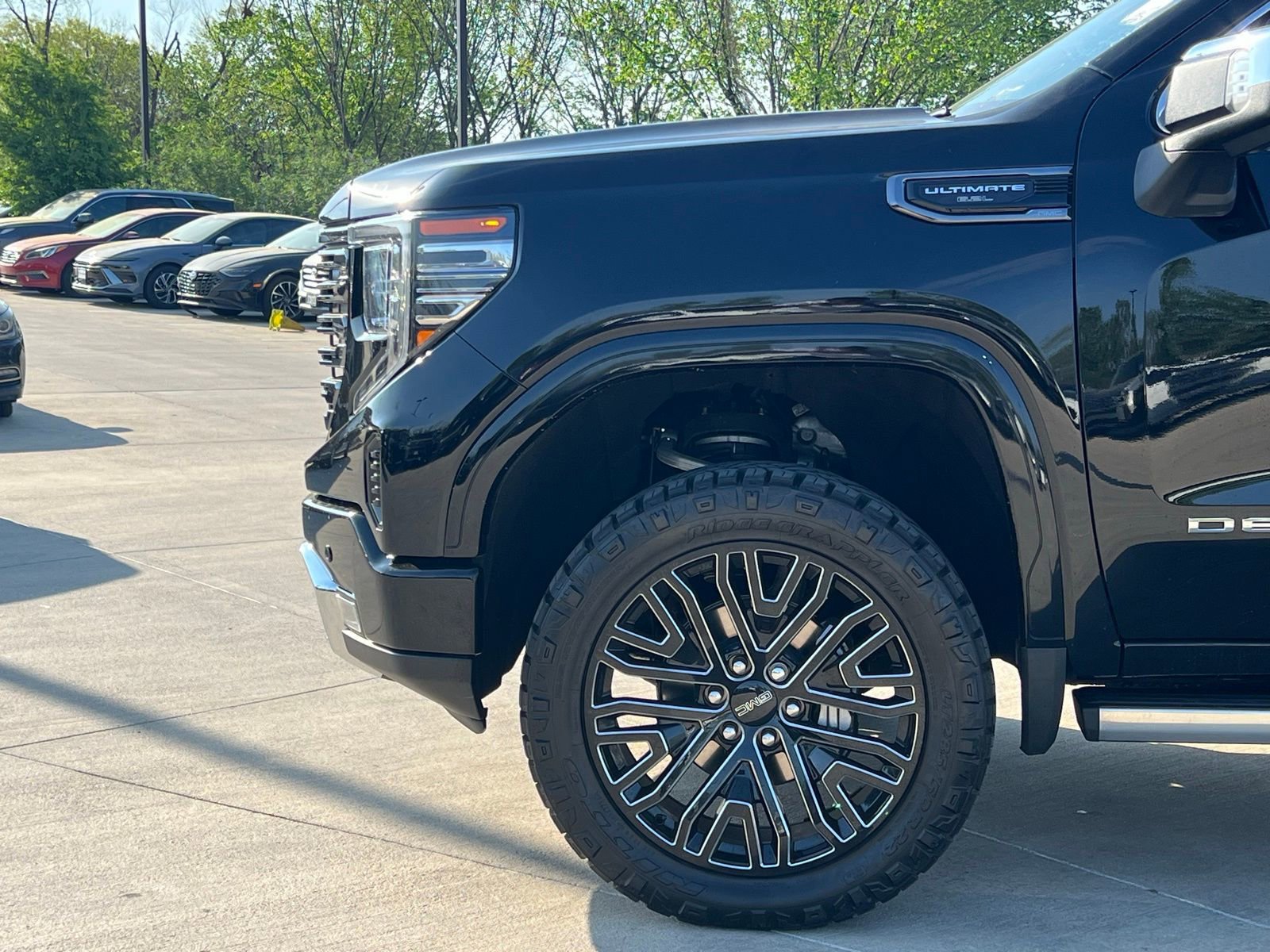 Used 2025 GMC Sierra 1500 Denali Ultimate image 9