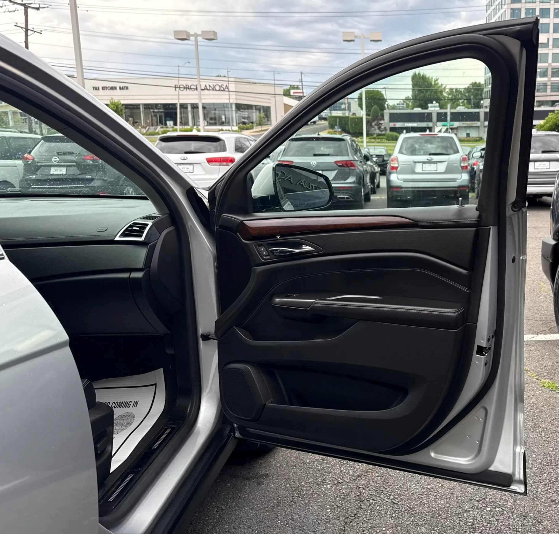Used 2012 Cadillac SRX Luxury AWD/4WD image 36