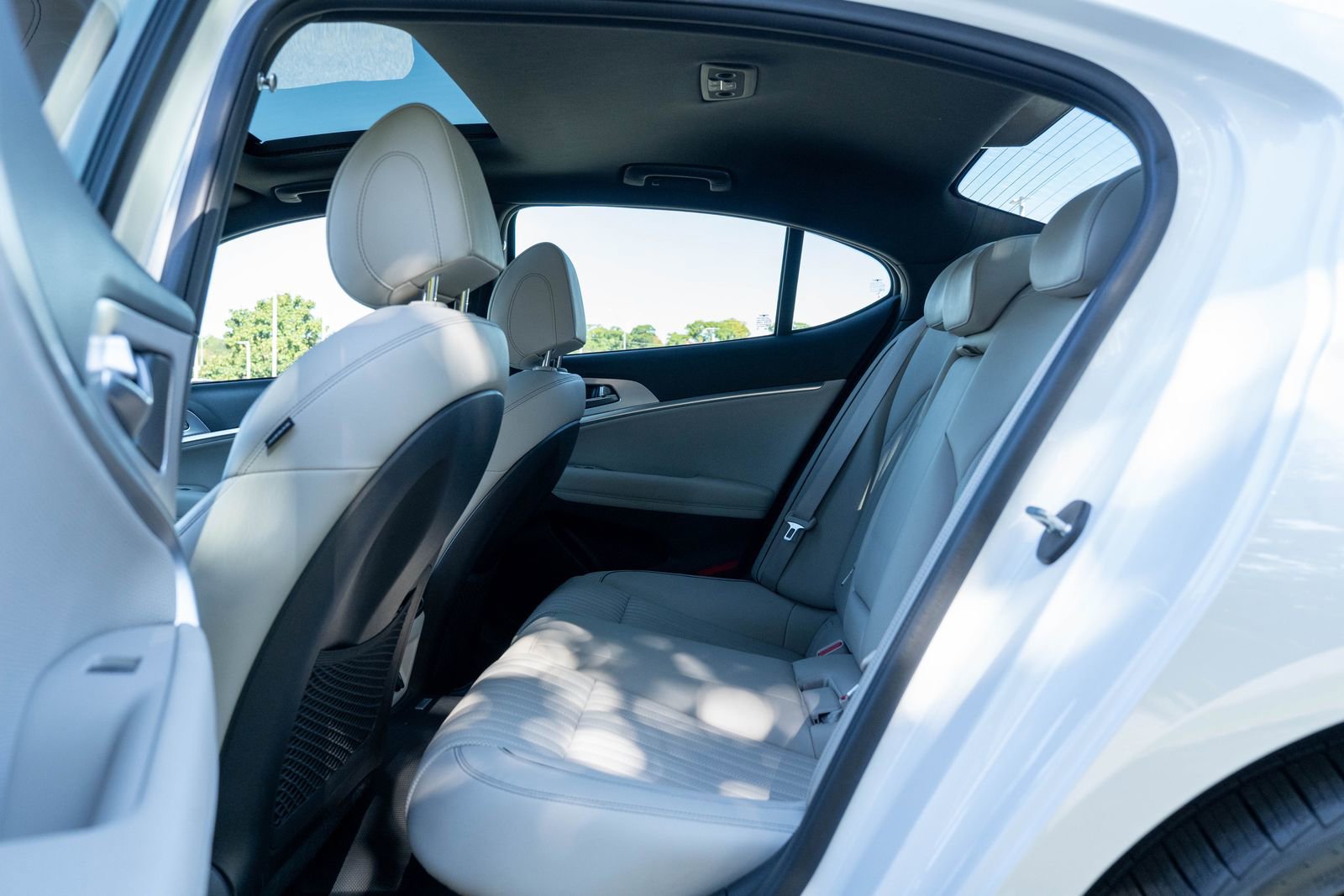 Used 2022 Genesis G70 2.0T w/ Prestige Package image 29