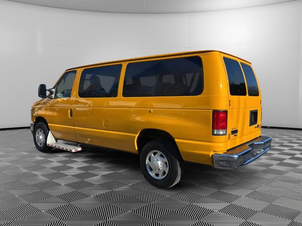 Used 2014 Ford E-250 and Econoline 250 image 3