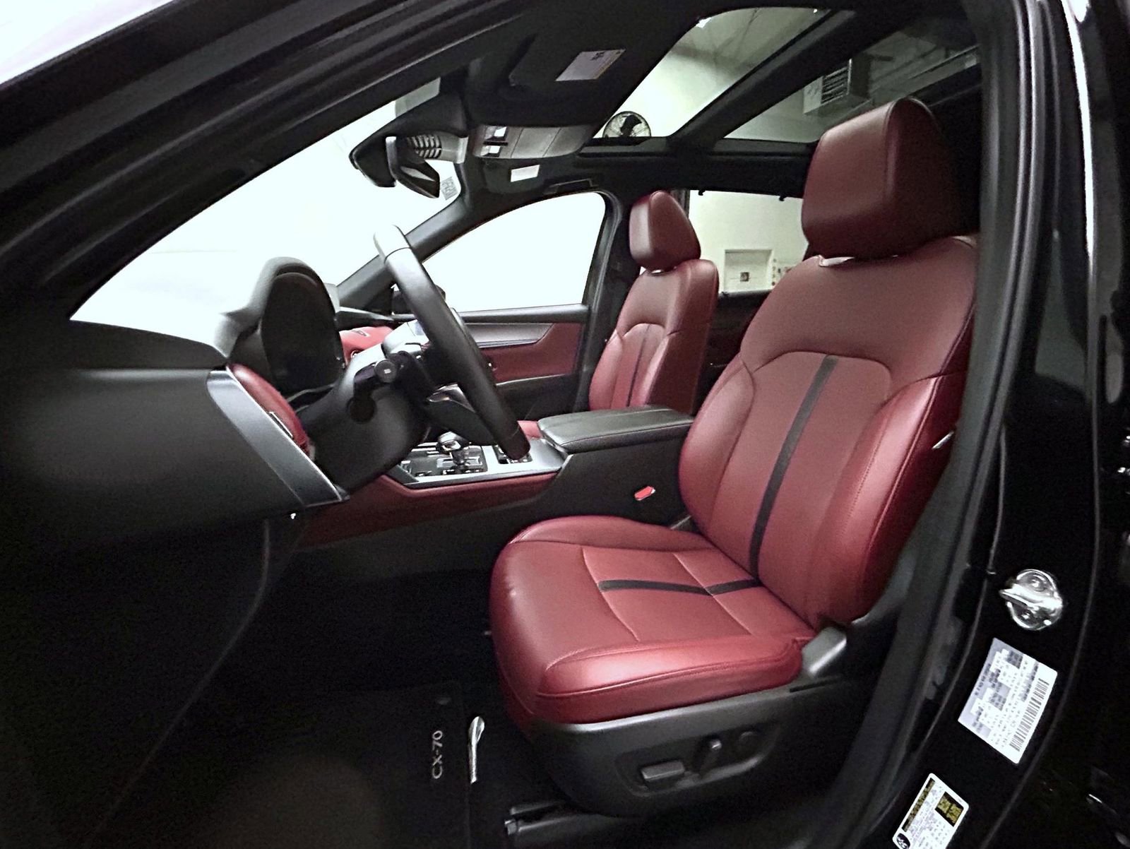 Certified 2025 MAZDA CX-70 Plug-In Hybrid w/ Premium Plus image 11