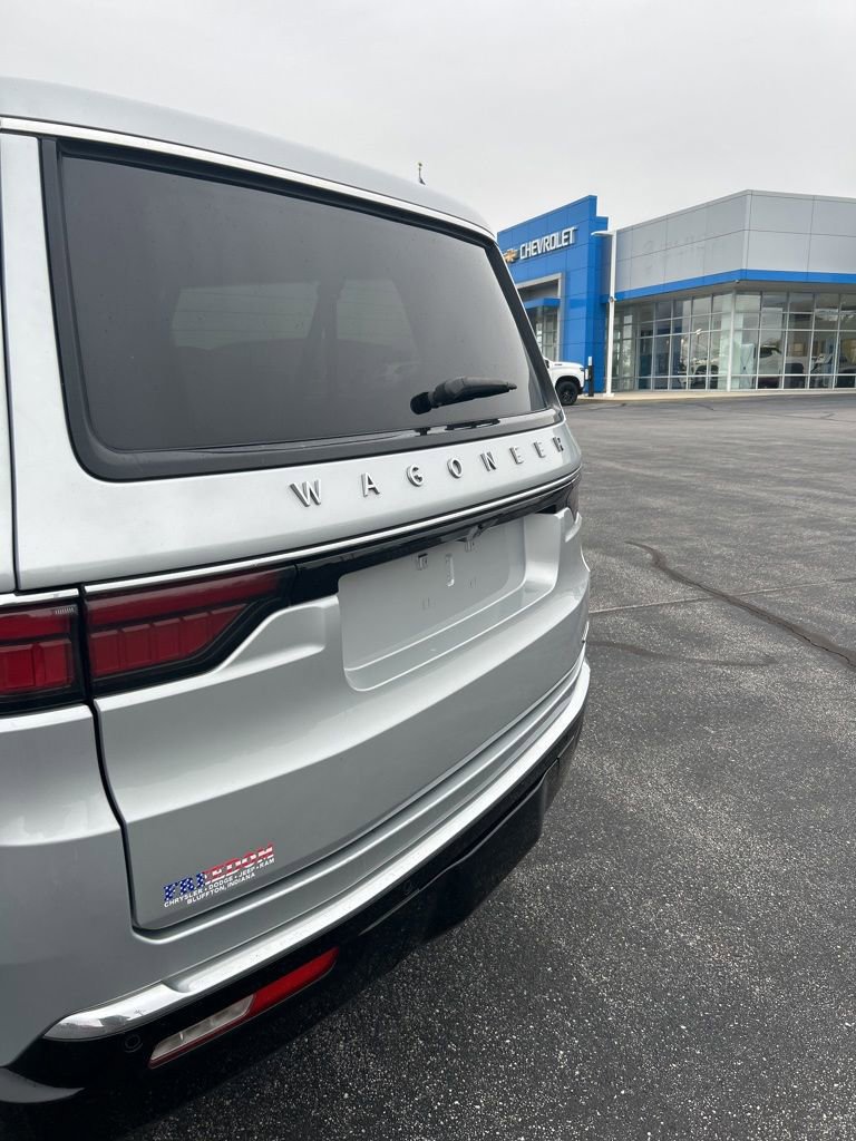Used 2024 Jeep Wagoneer L Series II w/ Flexible Seating Group AWD/4WD image 10