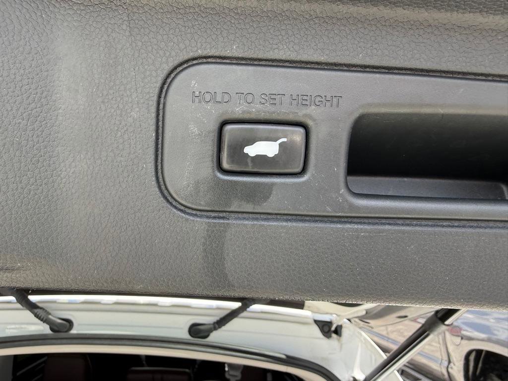 Used 2023 Honda Pilot Elite image 11