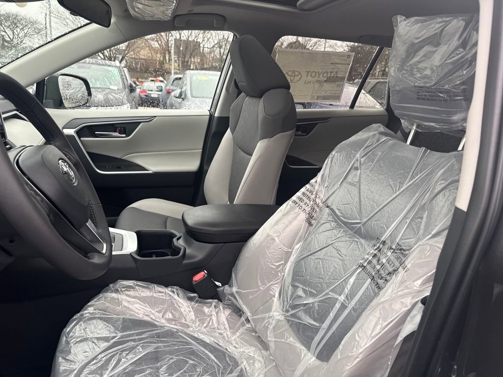 New 2025 Toyota RAV4 XLE image 18