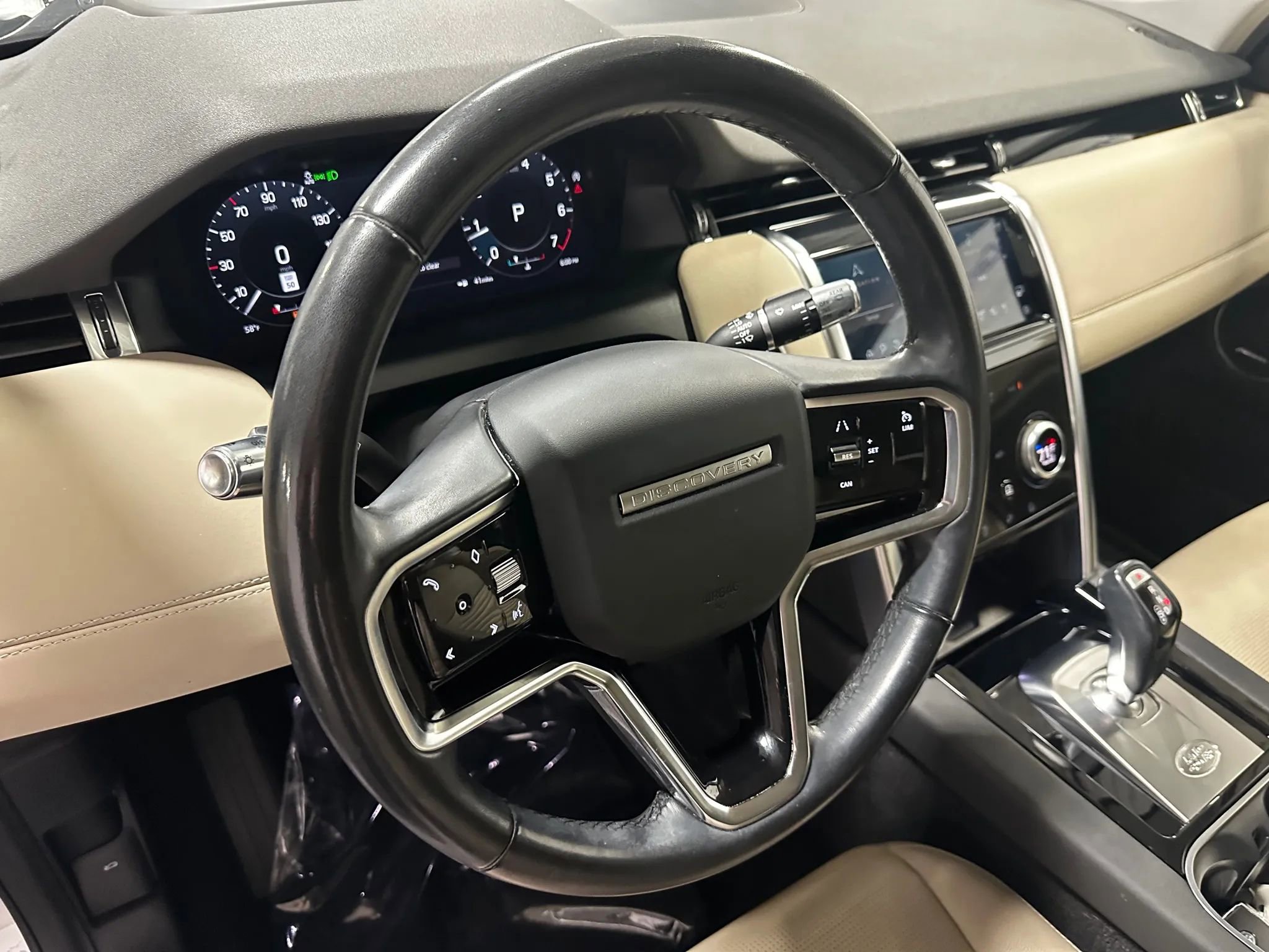 Used 2021 Land Rover Discovery Sport SE image 9