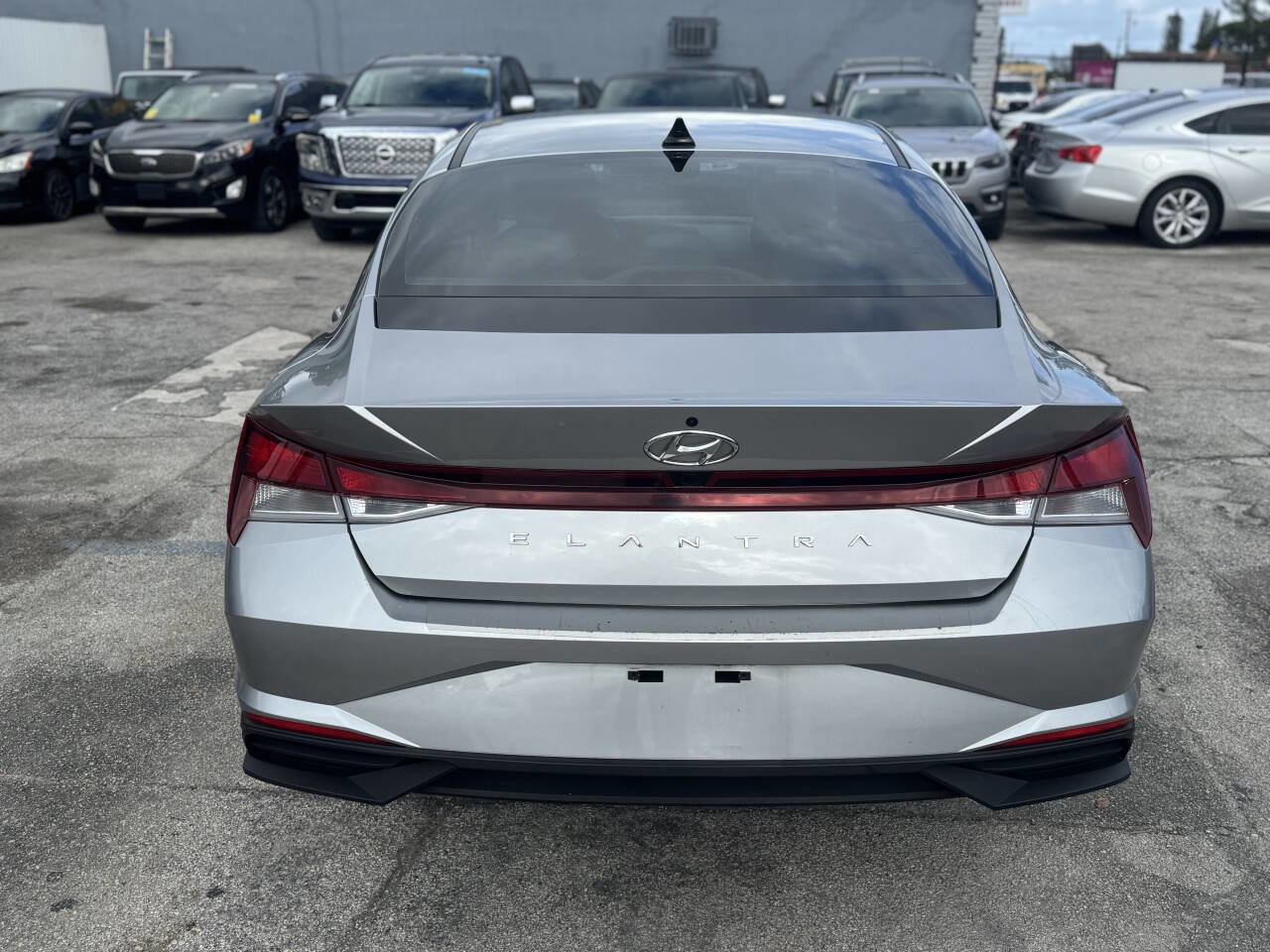 Used 2022 Hyundai Elantra SEL image 5