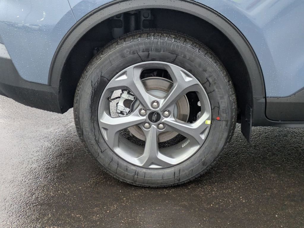 New 2026 Ford Escape ST-Line w/ Cold Weather Package image 15