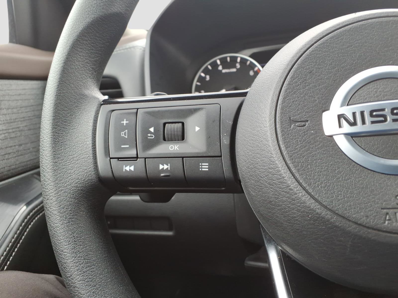 Used 2021 Nissan Rogue SV image 23