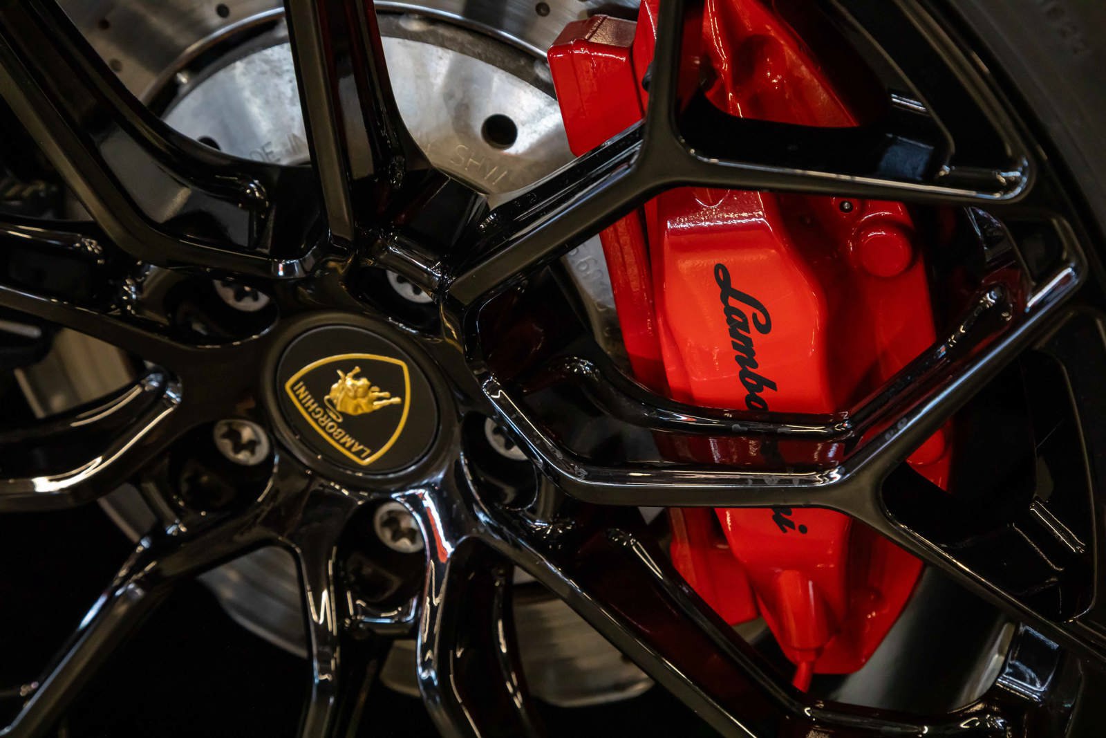 Used 2021 Lamborghini Huracan EVO RWD image 31
