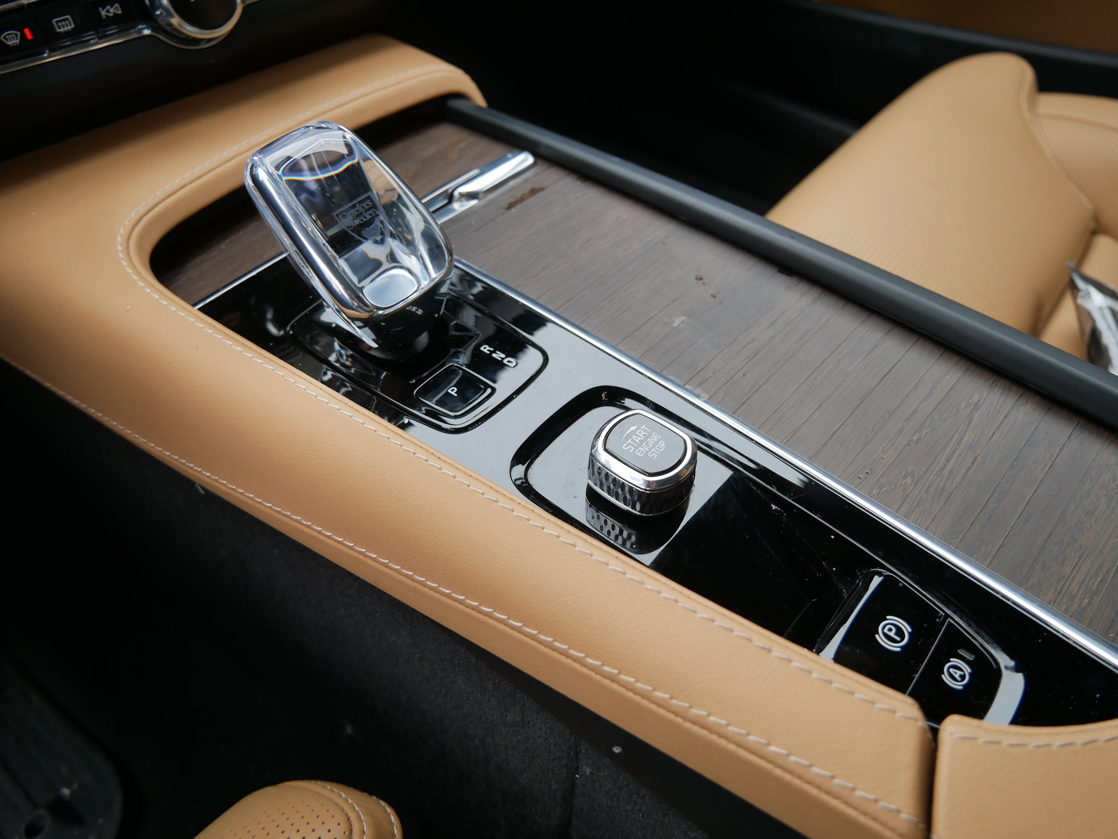 Certified 2024 Volvo V90 B6 Cross Country Ultimate w/ Protection Package Premier image 30