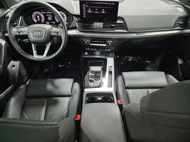 Certified 2025 Audi Q5 2.0T Premium w/ Convenience Plus Package AWD/4WD image 13