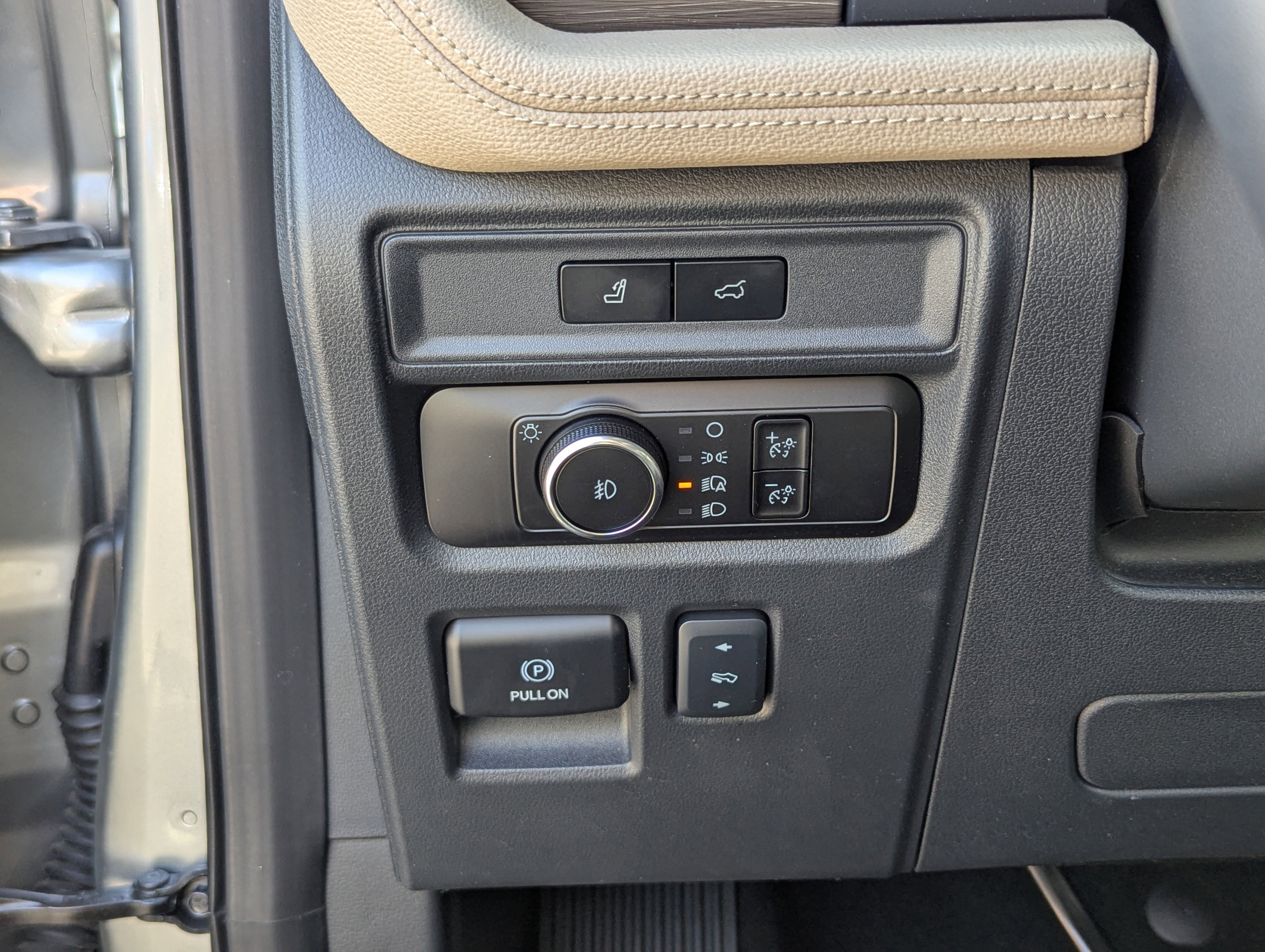 Used 2024 Ford Expedition Limited image 21