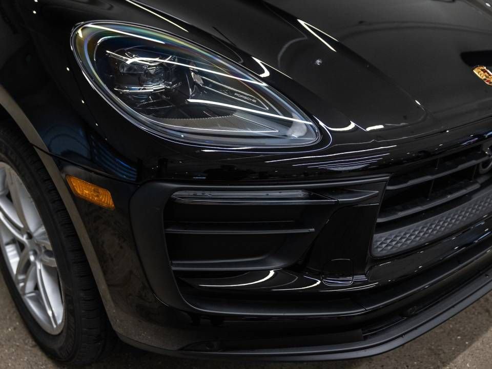 Certified 2026 Porsche Macan AWD/4WD image 42