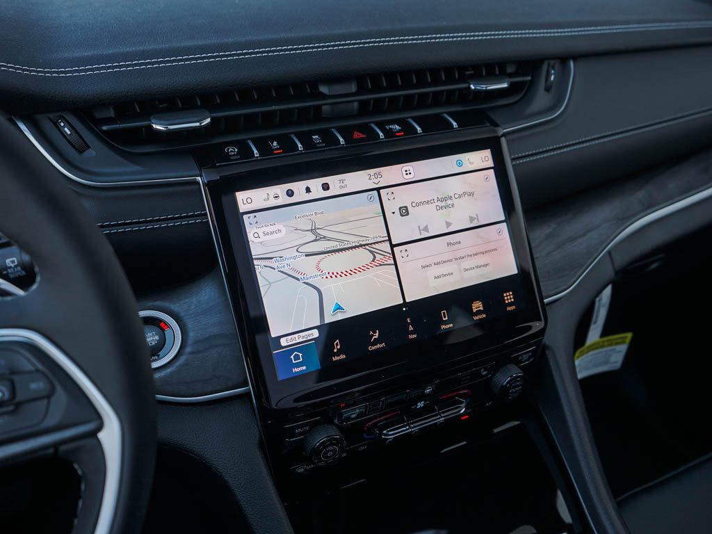 New 2025 Jeep Grand Cherokee L Limited w/ Trailer Tow Package image 24