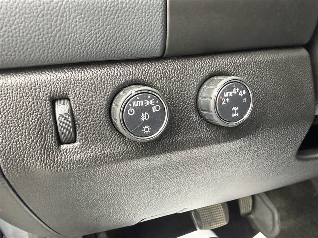 Used 2018 Chevrolet Colorado Z71 AWD/4WD image 9