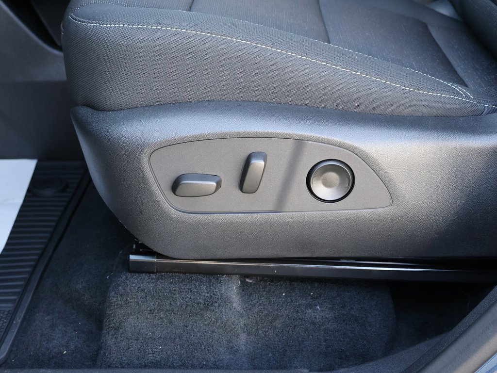 New 2026 Chevrolet Traverse LT w/ Driver Confidence Package image 13